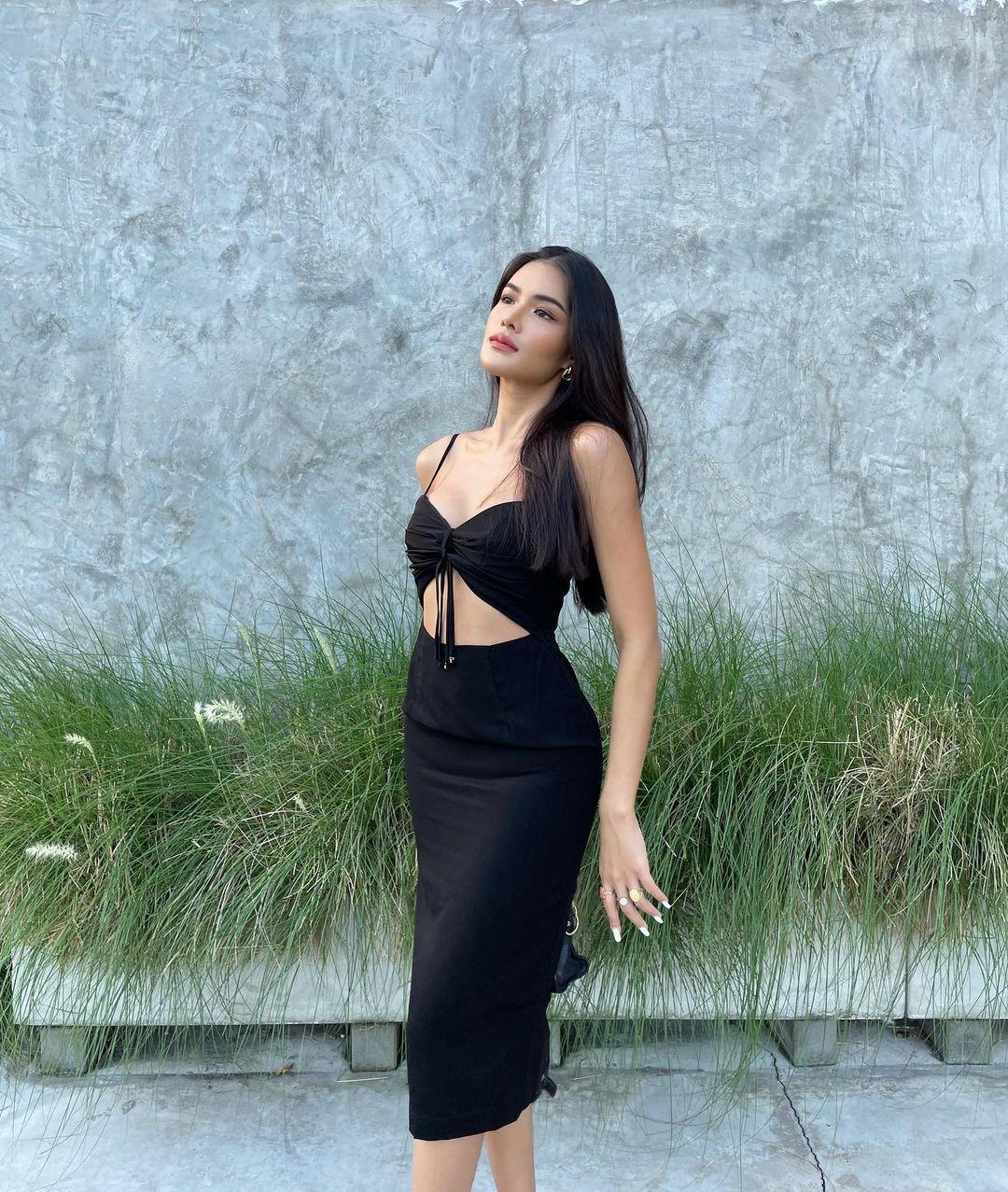 Graceful Glam Black Bodycon Midi Dress